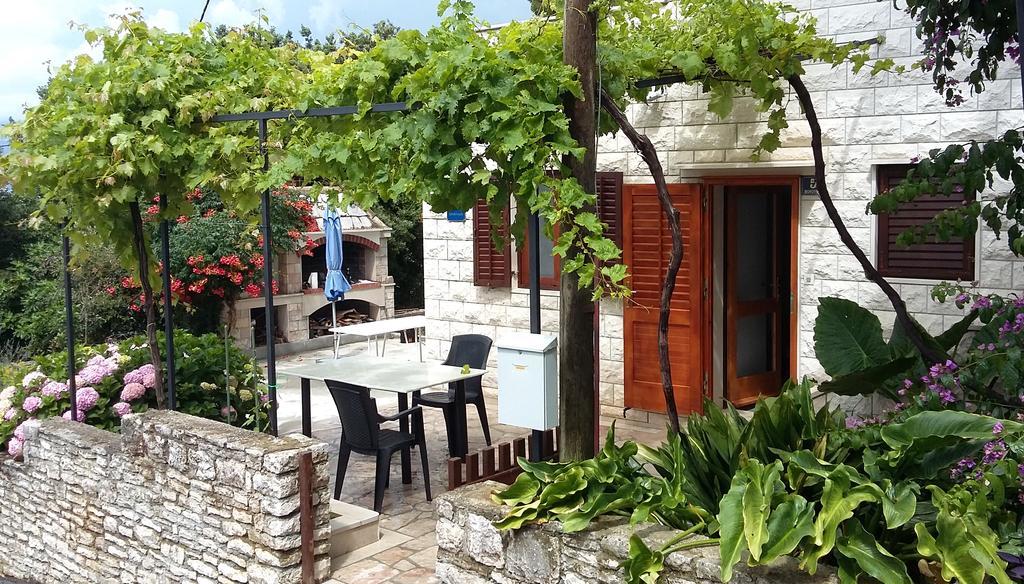 Apartments Raic Supetar Extérieur photo